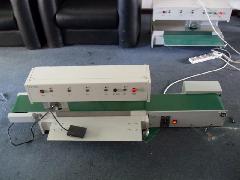 PCB切板機。PCB割板機，刀動板不動切割最安全