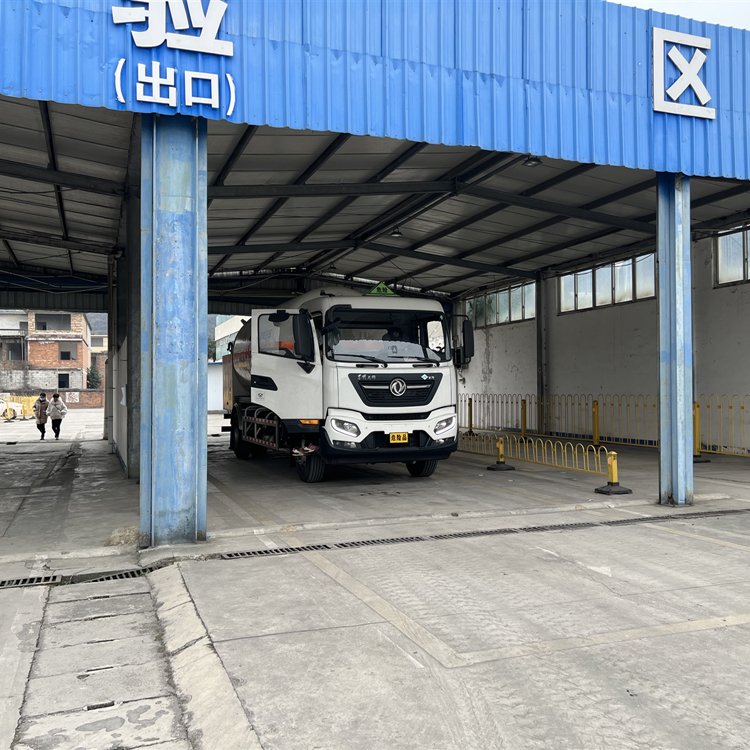 LNG流動(dòng)加氣車(chē)，利潤(rùn)大，門(mén)檻高，競(jìng)爭(zhēng)小，可道路救援加氣車(chē)輛