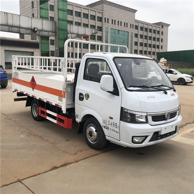 藍(lán)牌輕卡東風(fēng)途逸氣瓶車柴油\/汽油危險(xiǎn)品運(yùn)輸車3米3倉(cāng)欄式危貨車