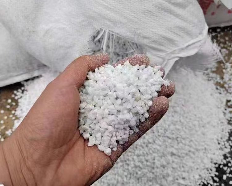 熱熔涂料用石英砂一級顏色精白型號40-70目到榮順生產(chǎn)廠家