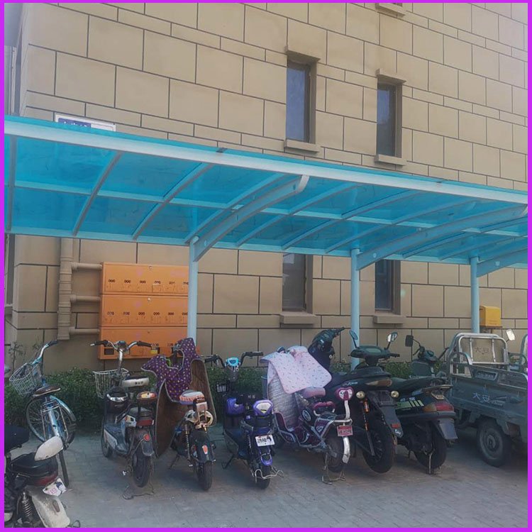 藍色8毫米中空板煙臺雙層空心小區(qū)自行車棚PC陽光板定制生產
