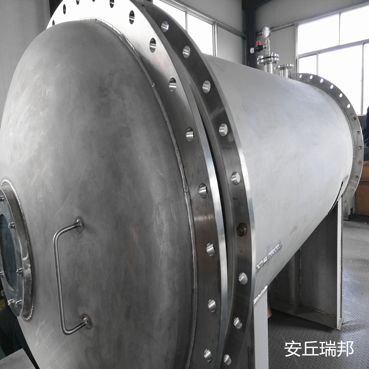 瑞邦正規(guī)廠家煙氣脫硝處理臭氧發(fā)生器大型臭氧設(shè)備運行穩(wěn)定
