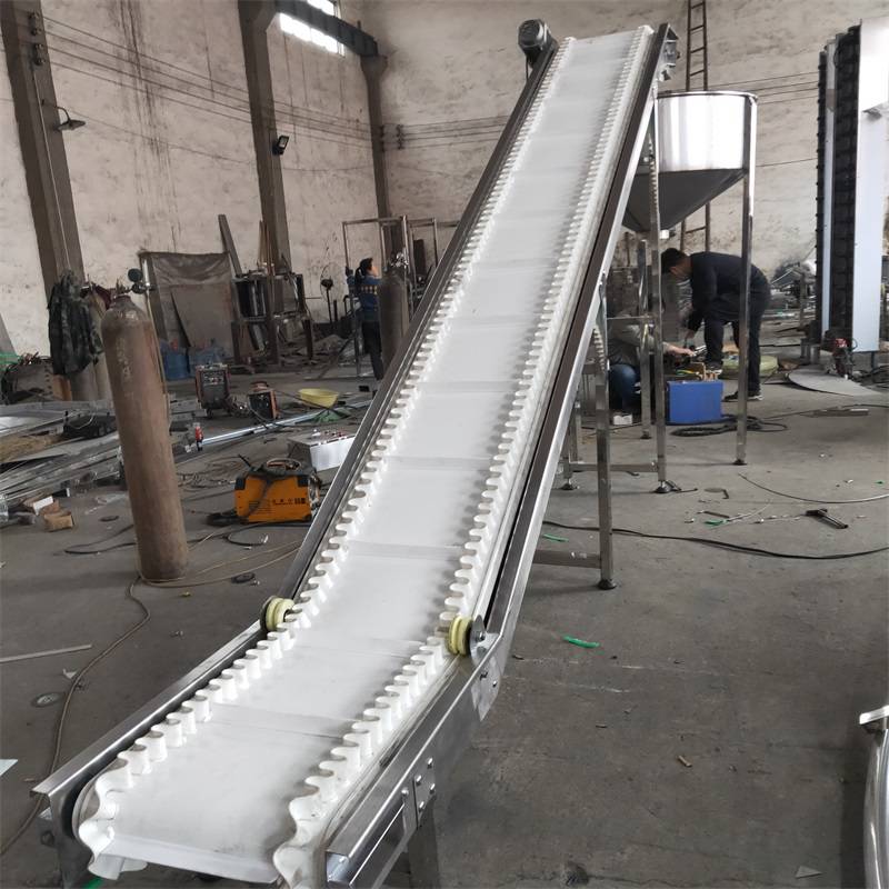 裙邊皮帶提升機定做不銹鋼爬坡輸送機粉末顆粒散料皮帶機