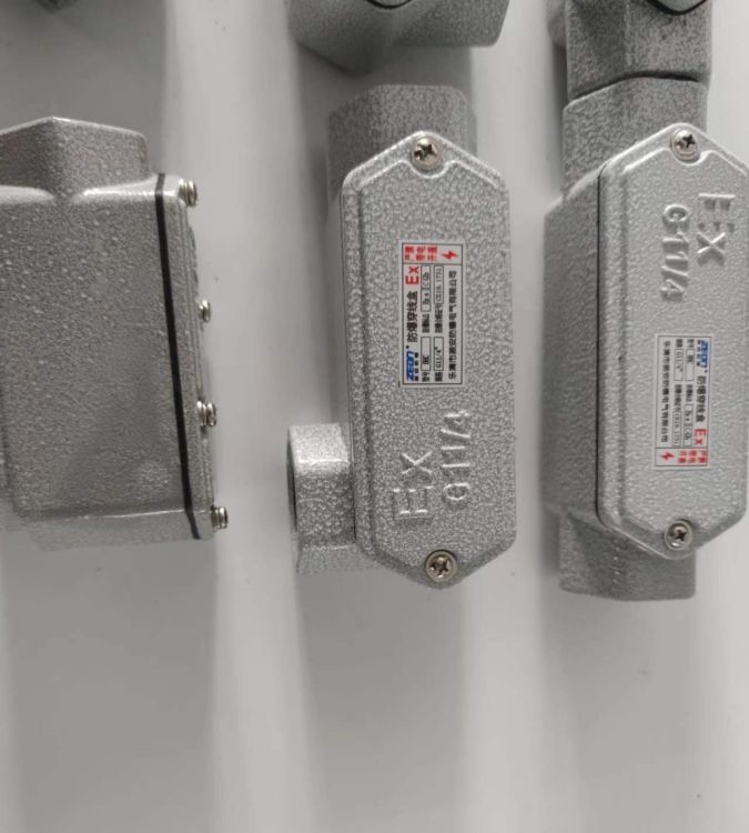 DN80電纜線盒左通鋁合金材質(zhì)防爆穿線盒G3寸牙BHC型號(hào)防塵接線盒