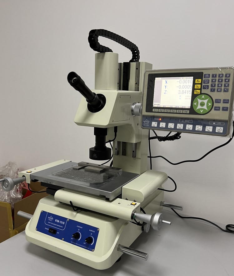 工具顯微鏡VTM-2010F檢測(cè)工件的表面狀況，測(cè)量角度、長(zhǎng)度