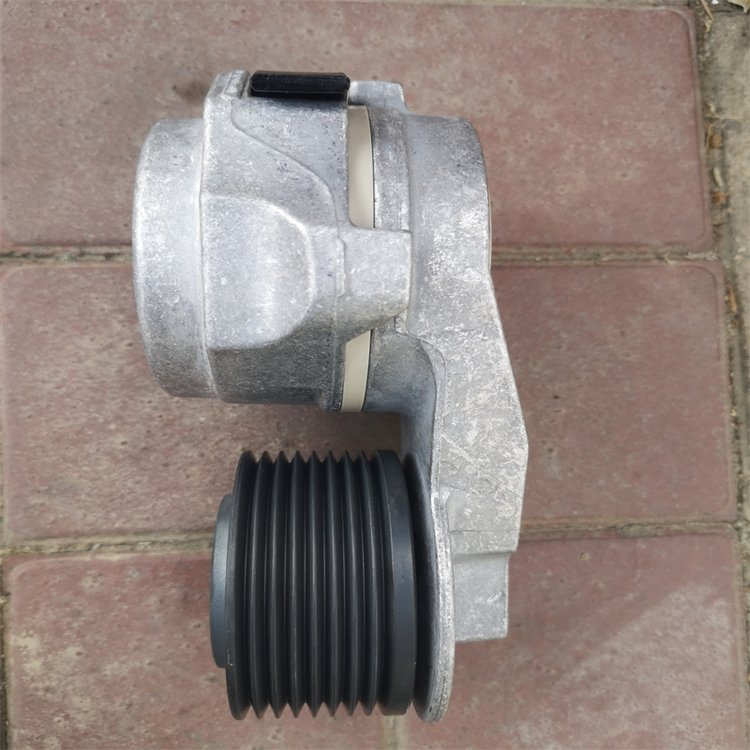 供應(yīng)挖掘機(jī)配件PC200-8機(jī)型皮帶張緊輪件號6754-61-4110