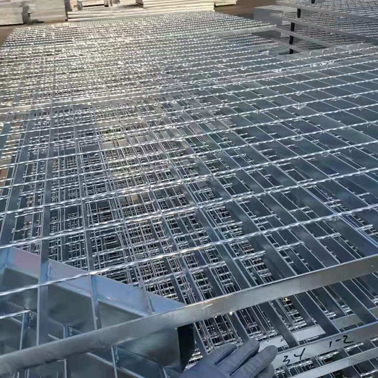 鍍鋅鋼格柵板規(guī)格鋼格網(wǎng)工廠配電箱防護(hù)棚用鋼格板
