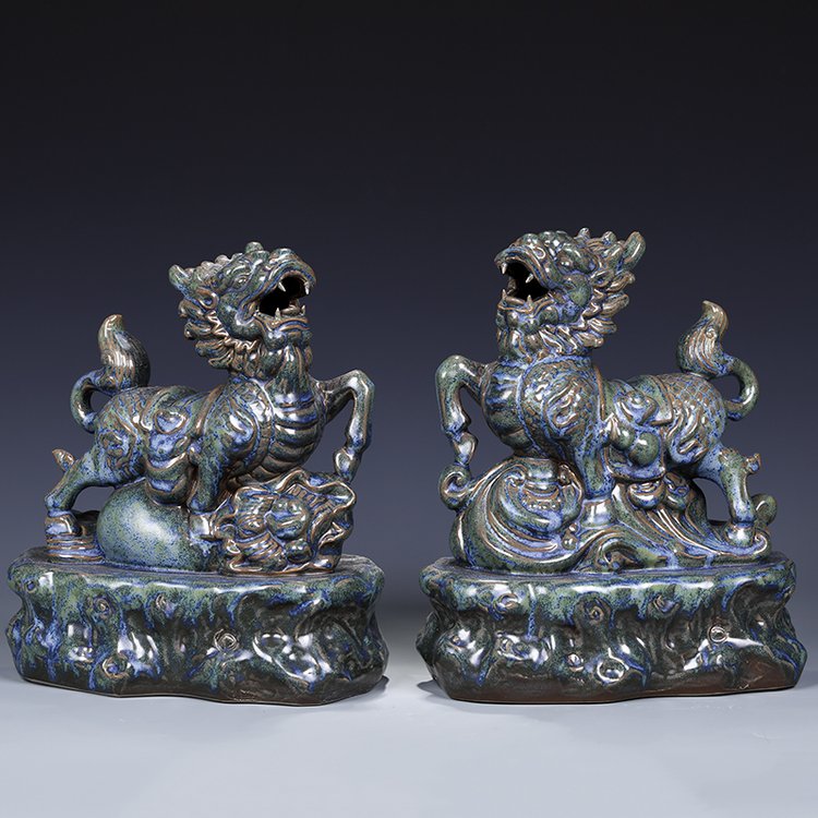 陶瓷麒麟擺件一對裝飾品雕塑瓷仿青銅麒麟辦公室玄關(guān)裝飾擺件