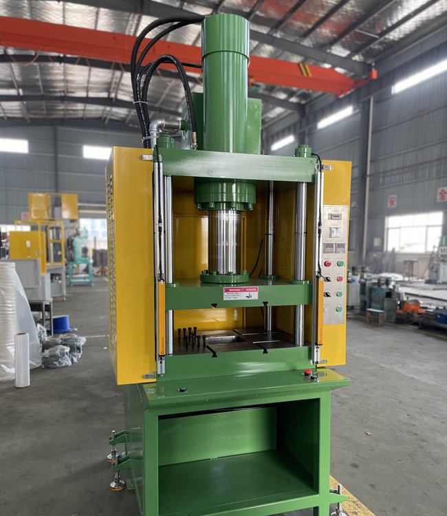 XHL-106系列硅膠制品沖切機鑫弘力塑料沖邊機遙控器按鍵裁切機