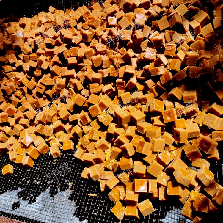 空氣能紅糖烘干機(jī)黑糖烘干房全自動(dòng)工業(yè)用食品箱式干燥設(shè)備新空源