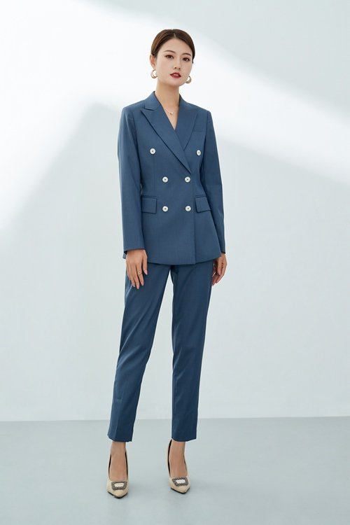 時尚干練女士西服定制量體定制高端面料精細(xì)裁剪