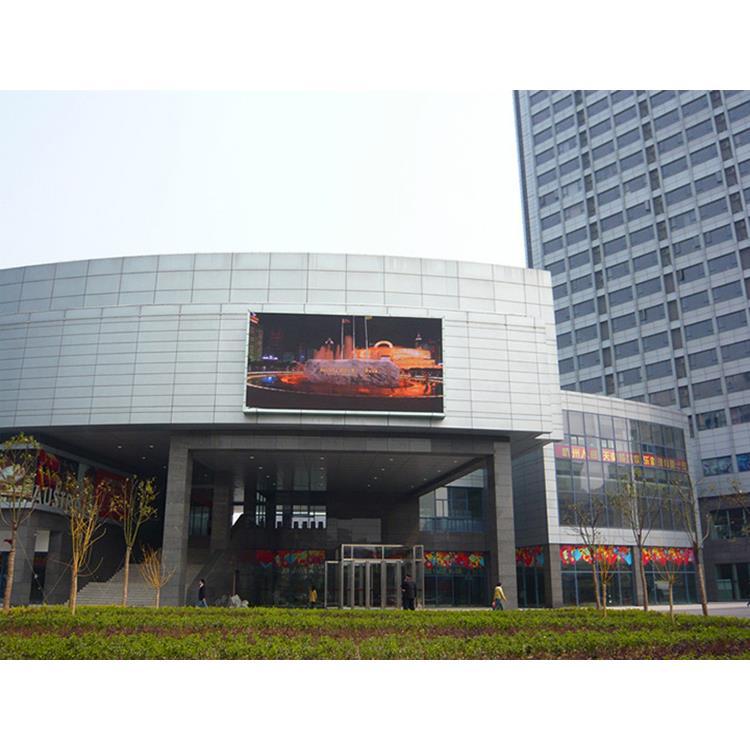 戶外P10全彩顯示屏功耗更低后期運(yùn)維成本較低