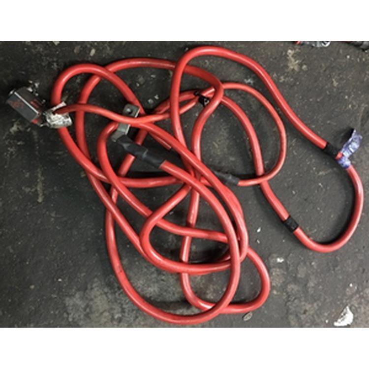 奔馳W205C63正極線方向機冷氣泵