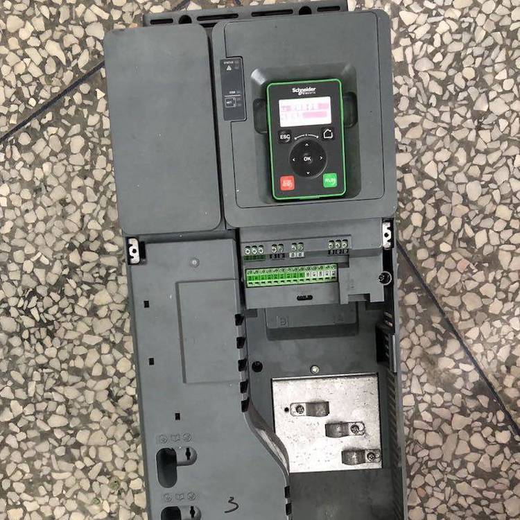 ATV310HU22N4AATV303HU22N4ATV303HU15N4維修變頻器無(wú)顯示報(bào)警