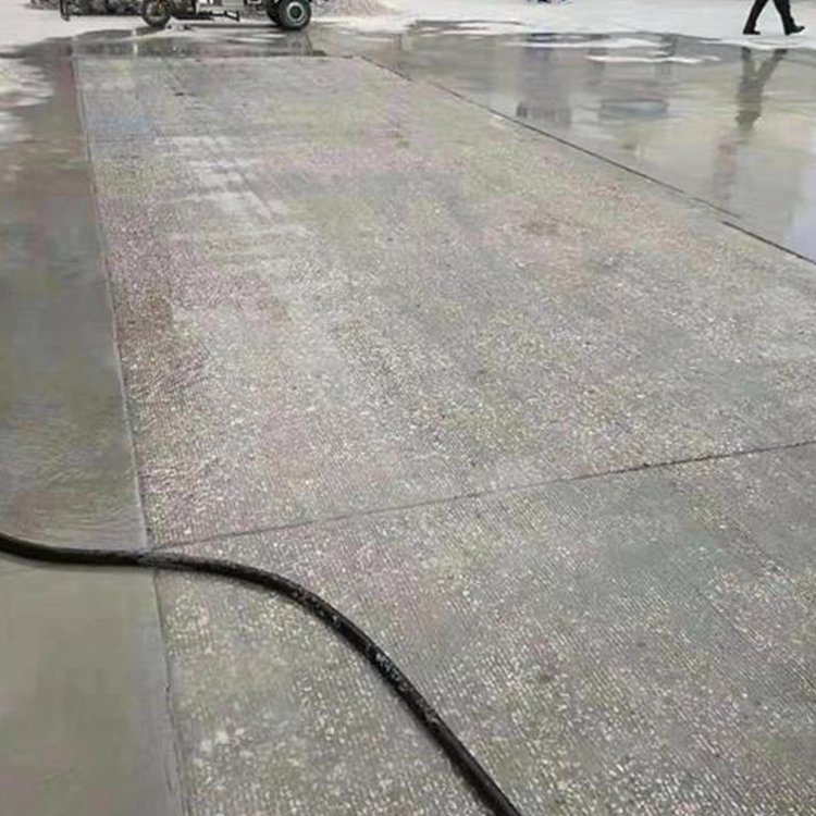 水泥路面薄層修補(bǔ)料道路快速搶修料抗壓力強(qiáng)