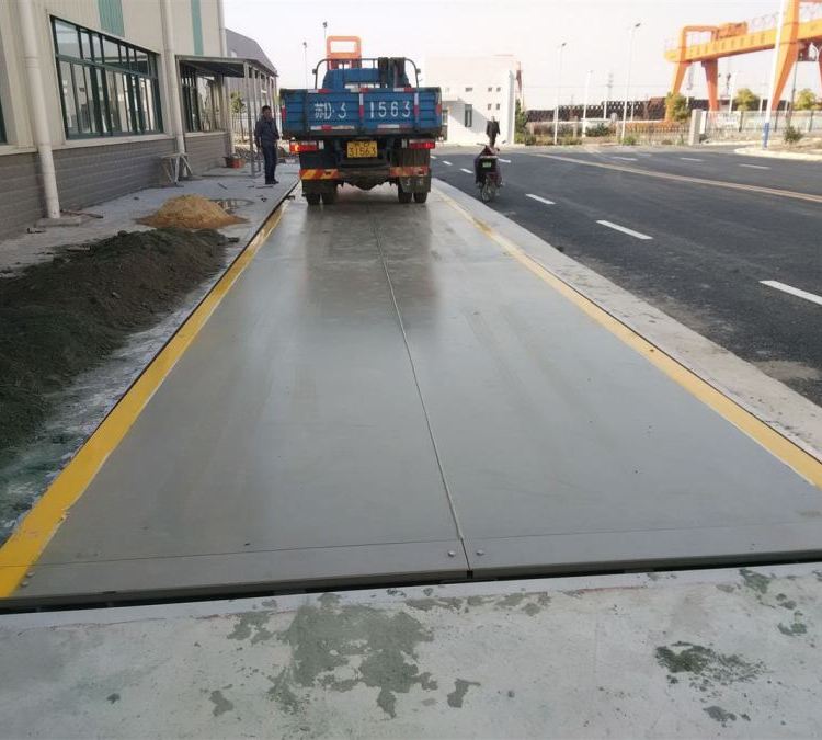 柯力礦區(qū)150t無(wú)人值守地磅秤3.4*18m車(chē)輛攝像自動(dòng)稱(chēng)重電子汽車(chē)衡