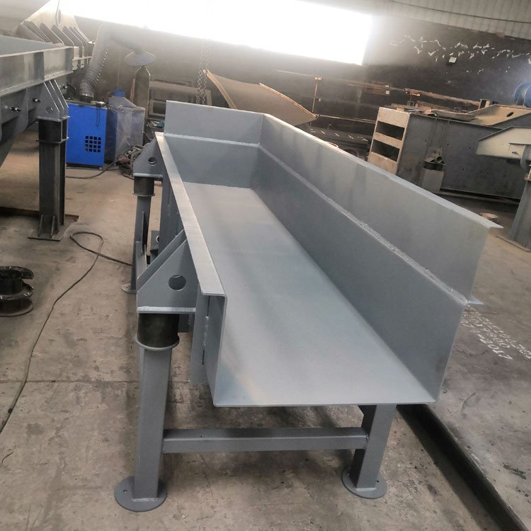 振動(dòng)給料機(jī)廠家雷誠(chéng)機(jī)械電機(jī)直線(xiàn)輸送設(shè)備供應(yīng)