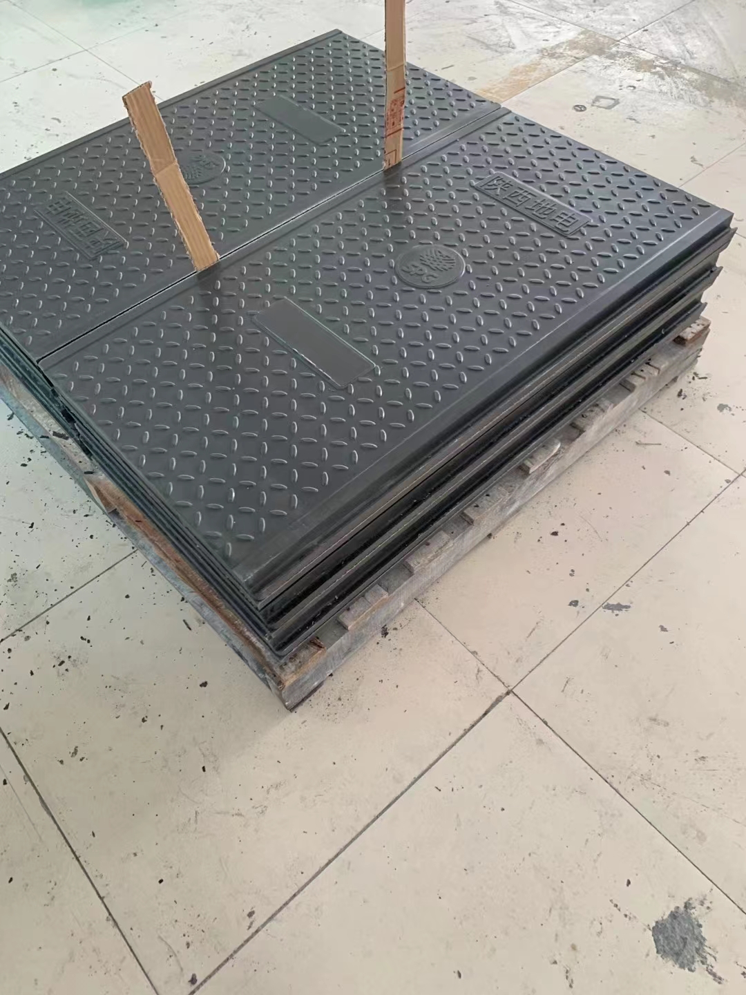 高分子樹脂井蓋復(fù)合穿線井成品弱電井電力給排檢查蓋板實力廠家