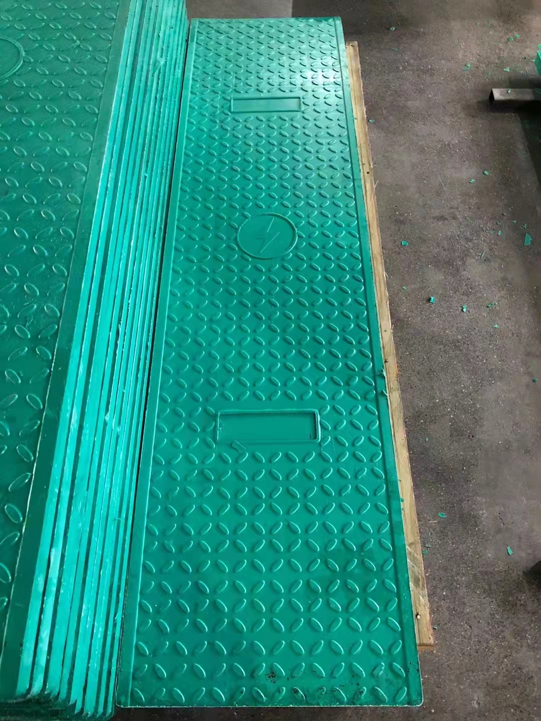 專(zhuān)業(yè)制作市政電力綠化小區(qū)廠(chǎng)家源頭井蓋重型輕型高強(qiáng)承可定制