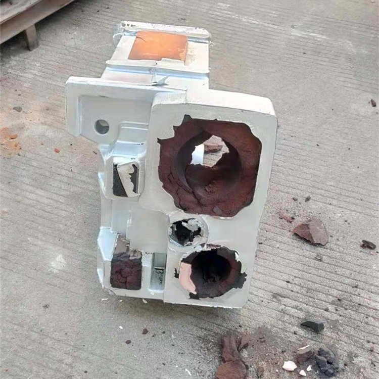 鑄件內(nèi)部砂芯潰散設(shè)備振動(dòng)落砂機(jī)氣錘砂芯潰散設(shè)備