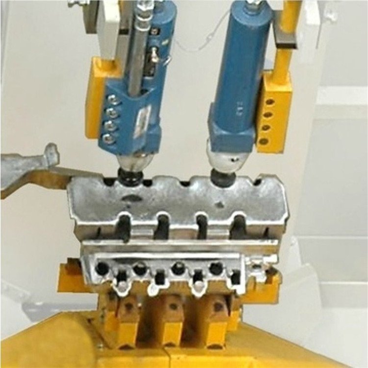 溪熙落砂機(jī)帶隔音控制器罩鑄件清理設(shè)備防塵