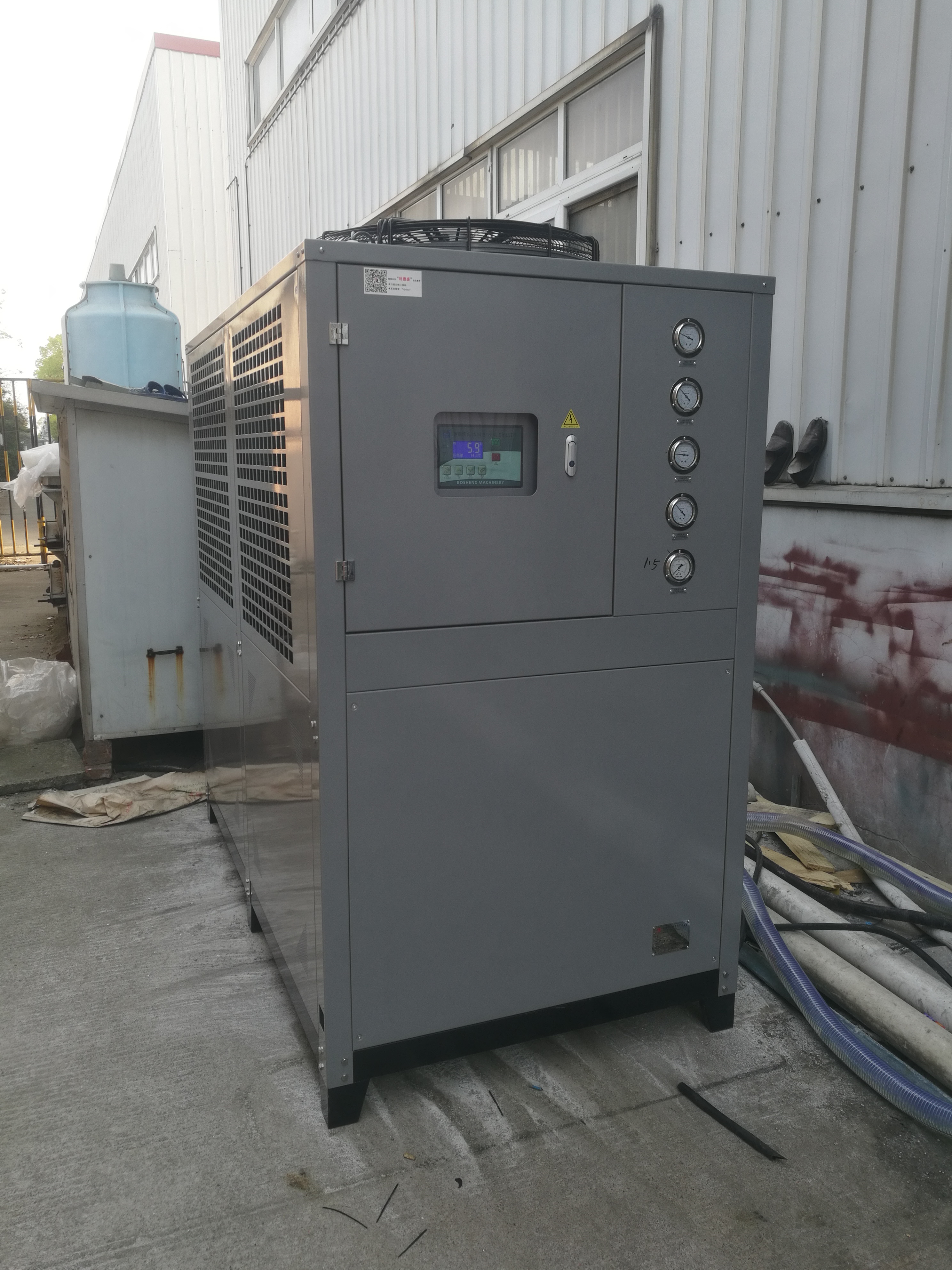 電泳池冷卻用工業(yè)冷水機鈺明機械電泳槽降溫用風冷式制冷機組