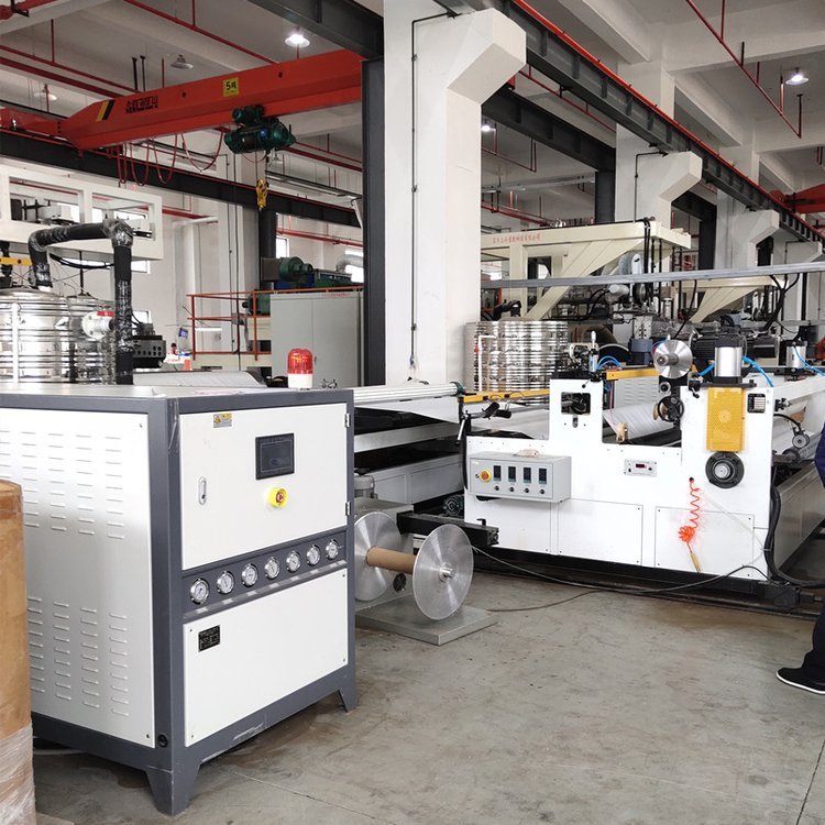 模具冷卻用鈺明工業(yè)冷水機組高效-節(jié)能輥筒降溫用風冷式制冷機