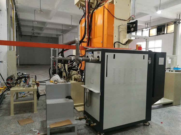 鈺明機(jī)械立式硫化機(jī)加熱用油溫機(jī)電加熱油式模溫機(jī)廠(chǎng)家