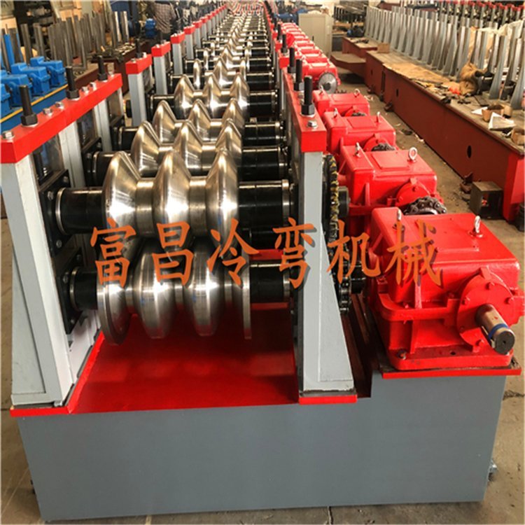 2波護(hù)欄板生產(chǎn)設(shè)備廠家定制3波成型機(jī)組護(hù)欄