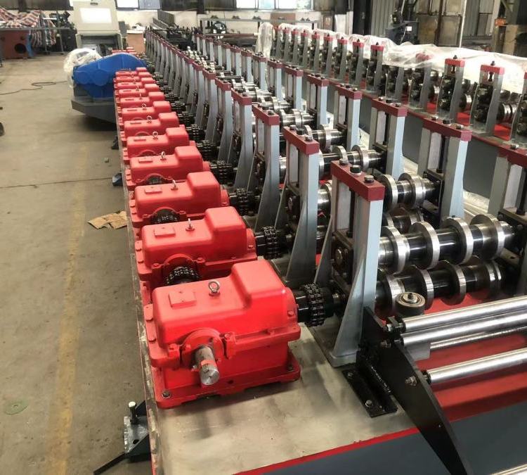 富昌光伏支架成型機(jī)全自動(dòng)光伏抗震支架生產(chǎn)設(shè)備