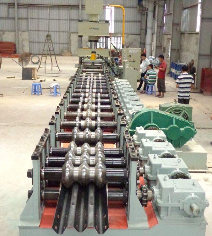 2波護欄板成型機組護欄生產(chǎn)設(shè)備3波護欄板材成型設(shè)備