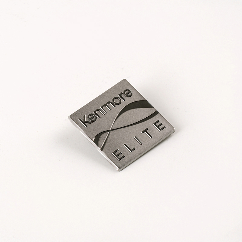 廠(chǎng)家專(zhuān)業(yè)生產(chǎn)高光標(biāo)牌沖壓機(jī)械設(shè)備銘牌拉絲鋁銘牌定制