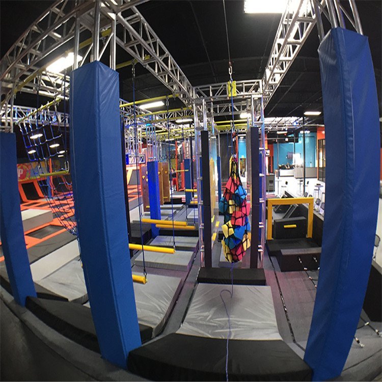 定做蹦床公園網(wǎng)紅室內(nèi)主題游樂(lè)園根據(jù)場(chǎng)地設(shè)計(jì)規(guī)劃施工
