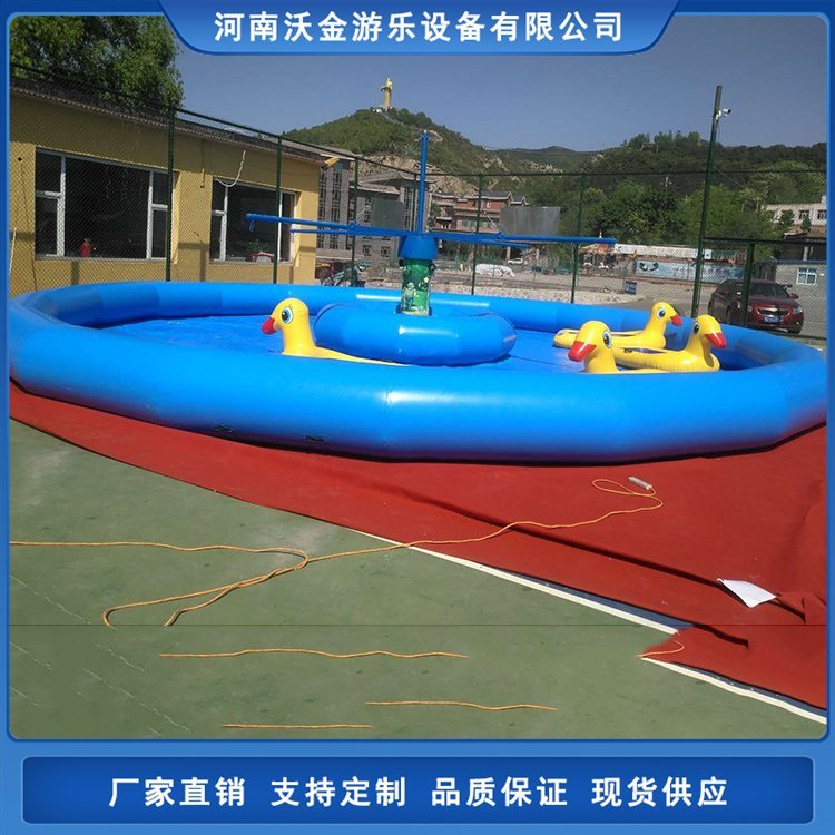 大型戶外水上樂園充氣游泳池采用加厚PVC環(huán)保材質(zhì)制作