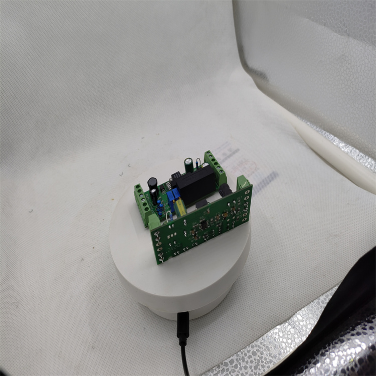 信號(hào)隔離器輸入信號(hào)4-20mA輸出信號(hào)0-1A，max2Ω　輔助電源5V