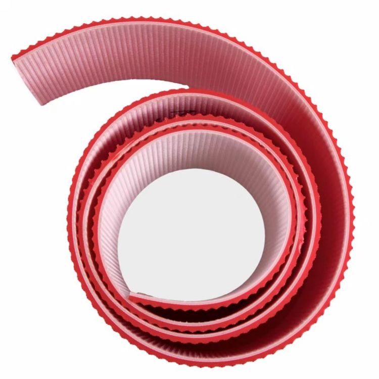 廠家生產(chǎn)綠色PVC材質5mm厚流水線皮帶輸送帶爬坡帶