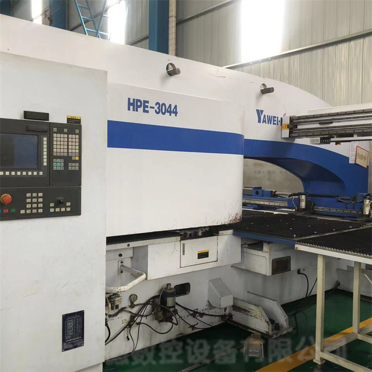亞威上下料伺服數(shù)控轉(zhuǎn)塔沖床HPE3044，折彎機，剪板機，靜德公司