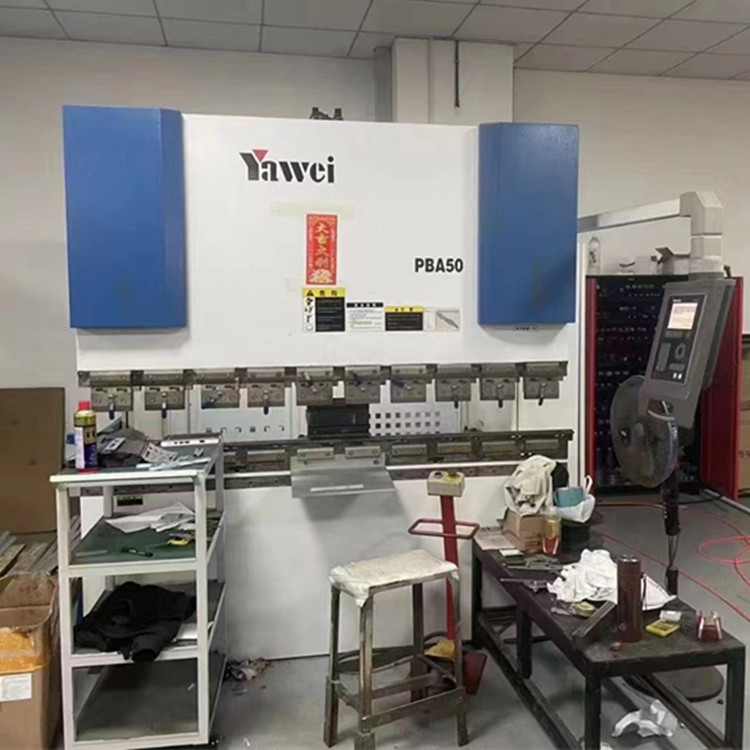 出售二手亞威數(shù)控折彎?rùn)C(jī)PBA-50*2050mm，轉(zhuǎn)塔沖床，激光切割機(jī)