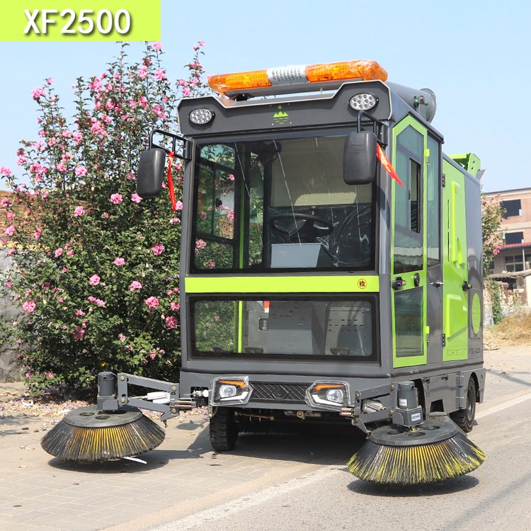 環(huán)衛(wèi)清潔車欣元四輪大型電動(dòng)掃地車大功率四風(fēng)機(jī)吸掃速度快