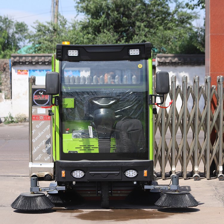 小型環(huán)保電動掃地車掃路清掃車廠家市政環(huán)衛(wèi)保潔車工廠洗掃車