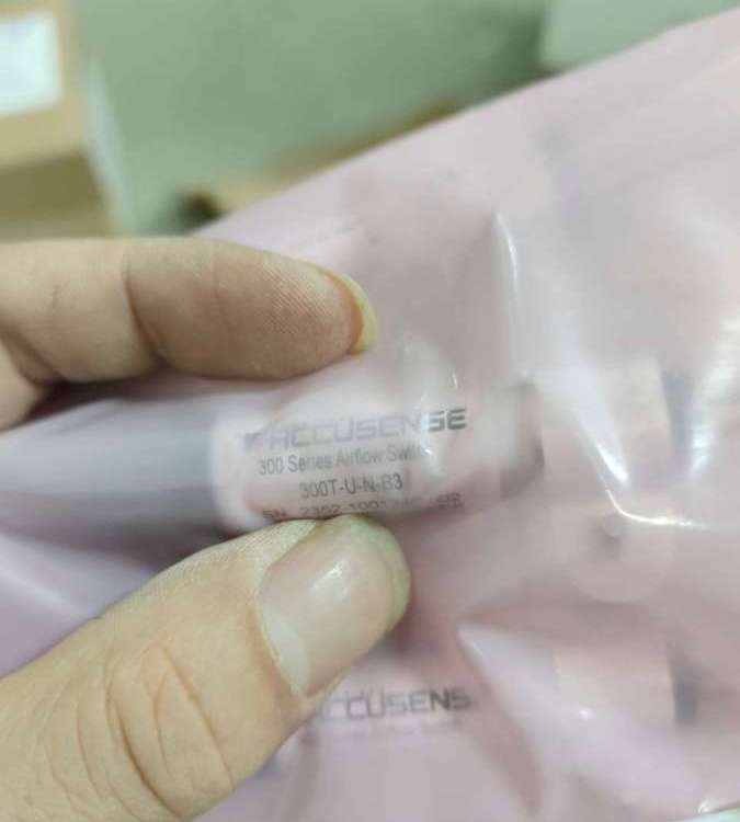 degreec風量開關傳感器ACCUSENSE300T-U-N-B3美國