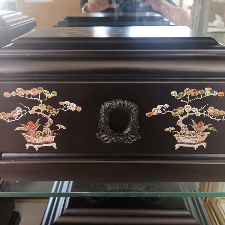 福壽安不易腐蝕通用實(shí)木骨灰盒殯葬用品創(chuàng)意棺材壽盒
