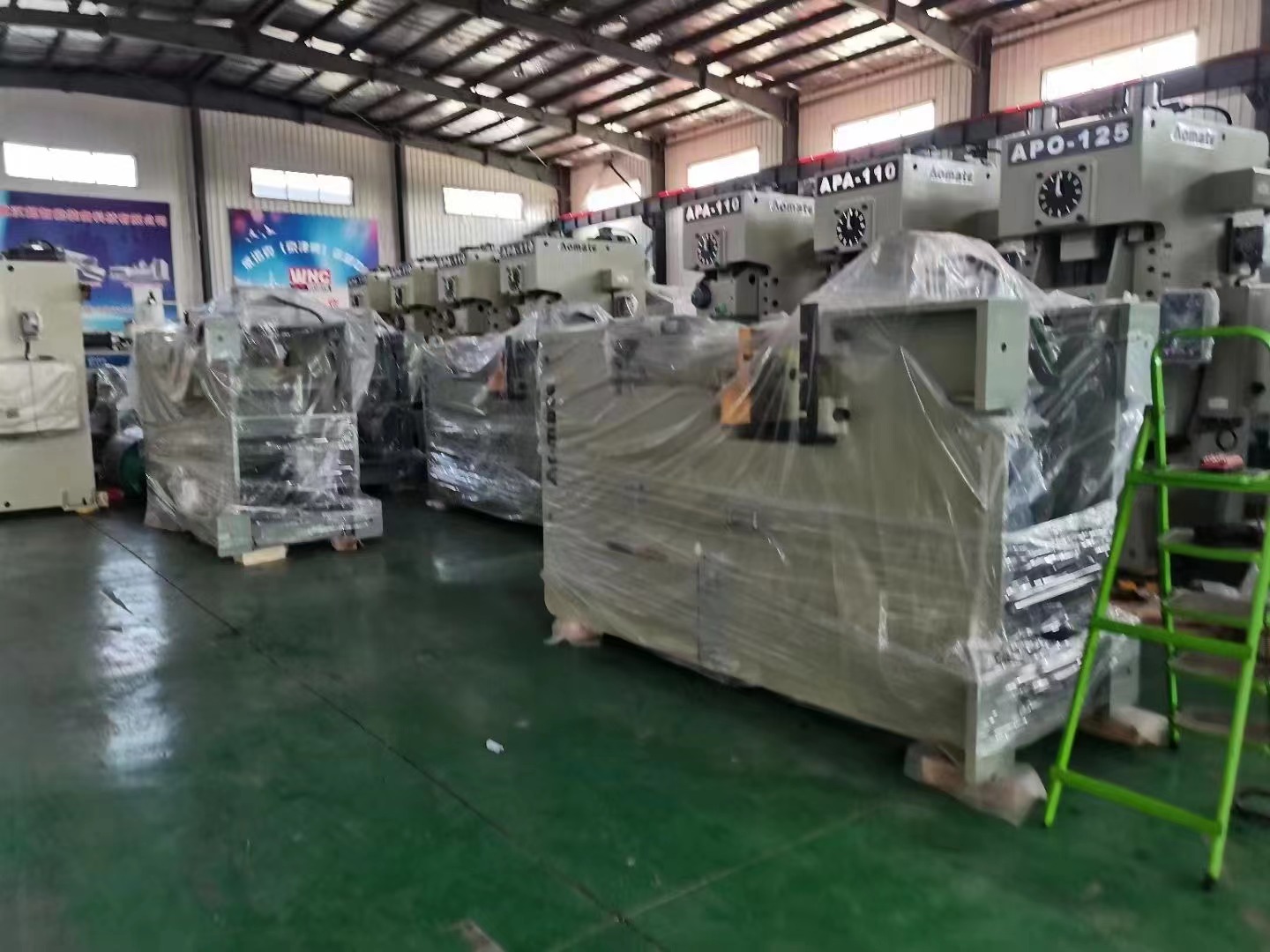高速沖壓設備數(shù)控沖床固定臺式可以非標定制操控簡單便捷