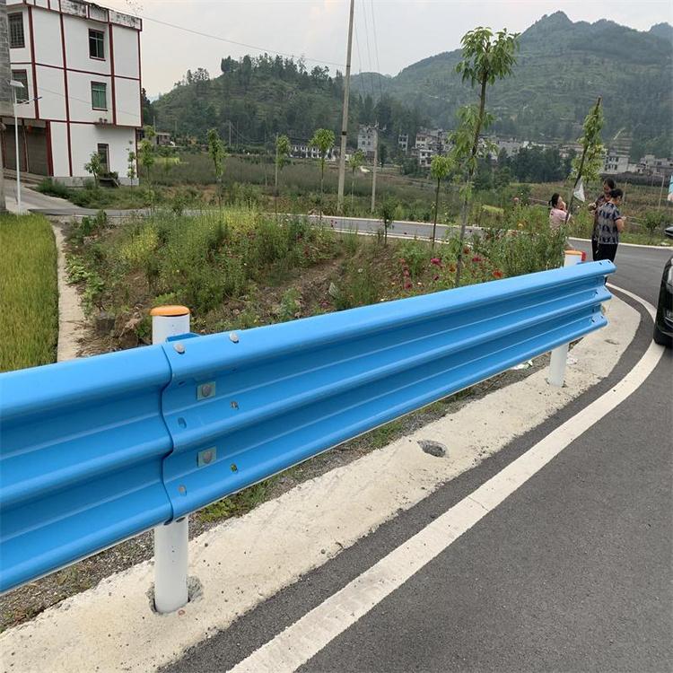 波形護(hù)欄高速公路波形護(hù)欄板鍍鋅防撞護(hù)欄加工雙波波紋護(hù)欄板廠家貴州世騰交通