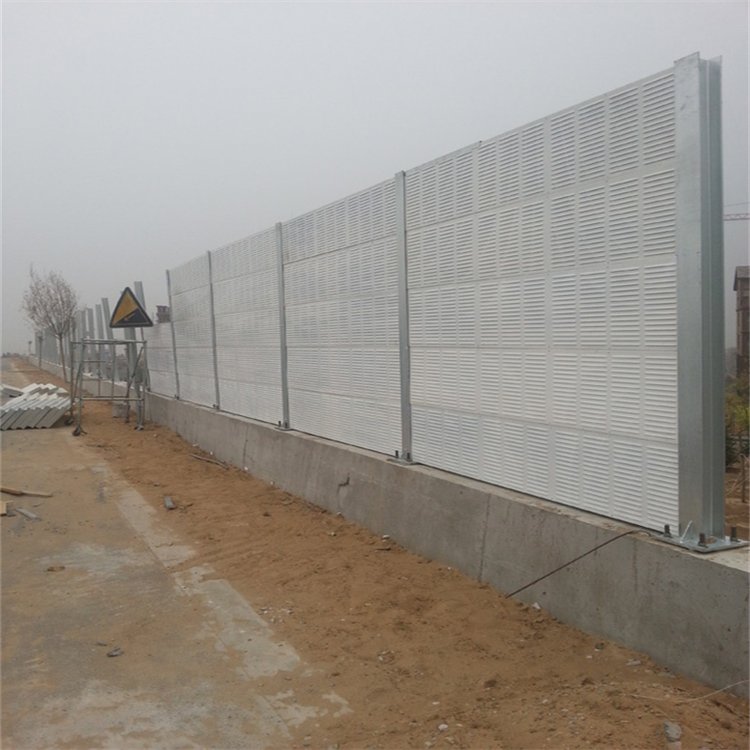 小區(qū)工地隔音墻高速公路聲屏障鐵路金屬隔音屏橋梁道路隔音板貴州世騰交通