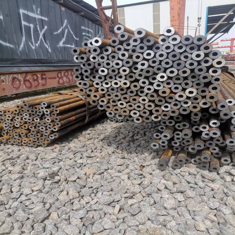 20#冷拔無縫鋼管天成管業(yè)45#熱軋無縫管大量現(xiàn)貨16Mn精密管