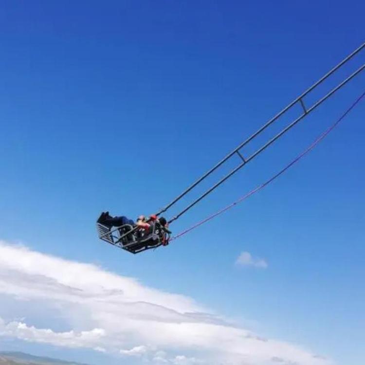 景區(qū)高空戶外大型懸崖秋千設(shè)備專業(yè)定制人氣游樂項目高空秋千