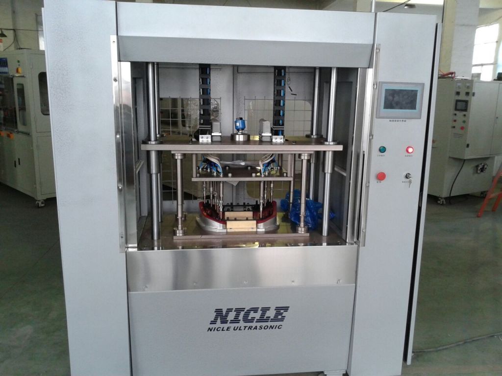 塑料熱熔機、多點熱鉚機、汽車內(nèi)飾件鉚焊機易操作