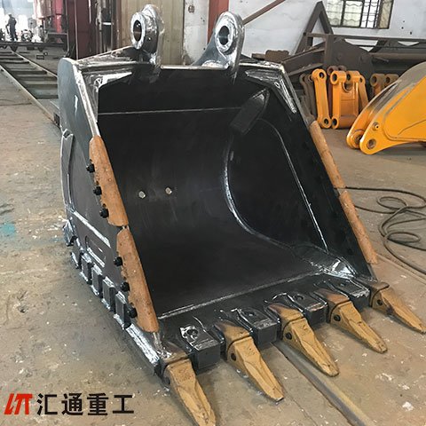 供應(yīng)各類型挖掘機(jī)加強(qiáng)斗巖石斗挖機(jī)鏟斗廠家直售工作效率高