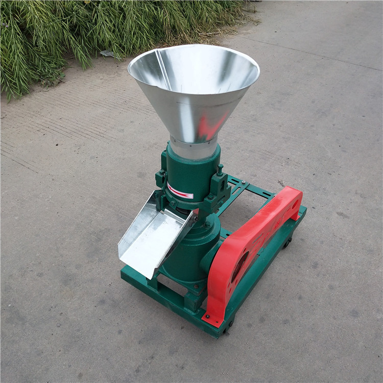 120型飼料顆粒機牛羊養(yǎng)殖飼料造粒機家用小型平模造粒機